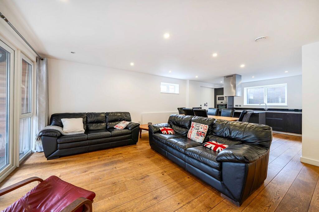 3 bed Not Specified for rent in Bermondsey. From Daniel Cobb - London Bridge