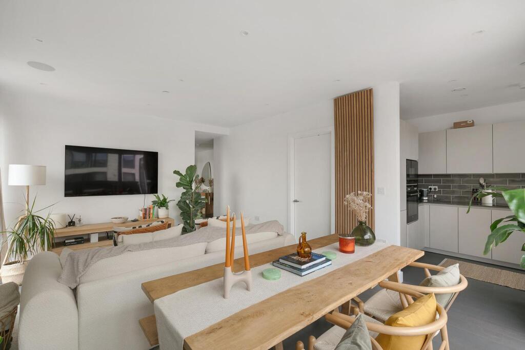 2 bed Apartment for rent in London. From Daniel Cobb - London Bridge