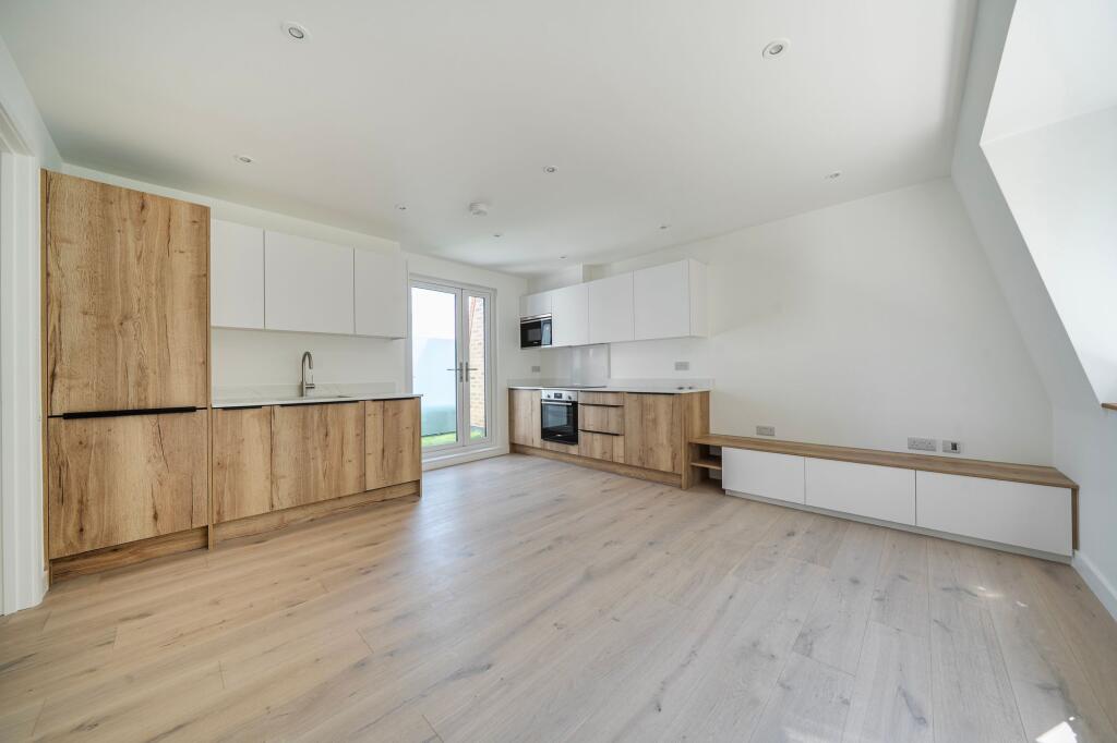 2 bed 1st Floor Flat for rent in Bermondsey. From Daniel Cobb - London Bridge 2 bed 1st Floor Flat for rent in Bermondsey. From Daniel Cobb - London Bridge