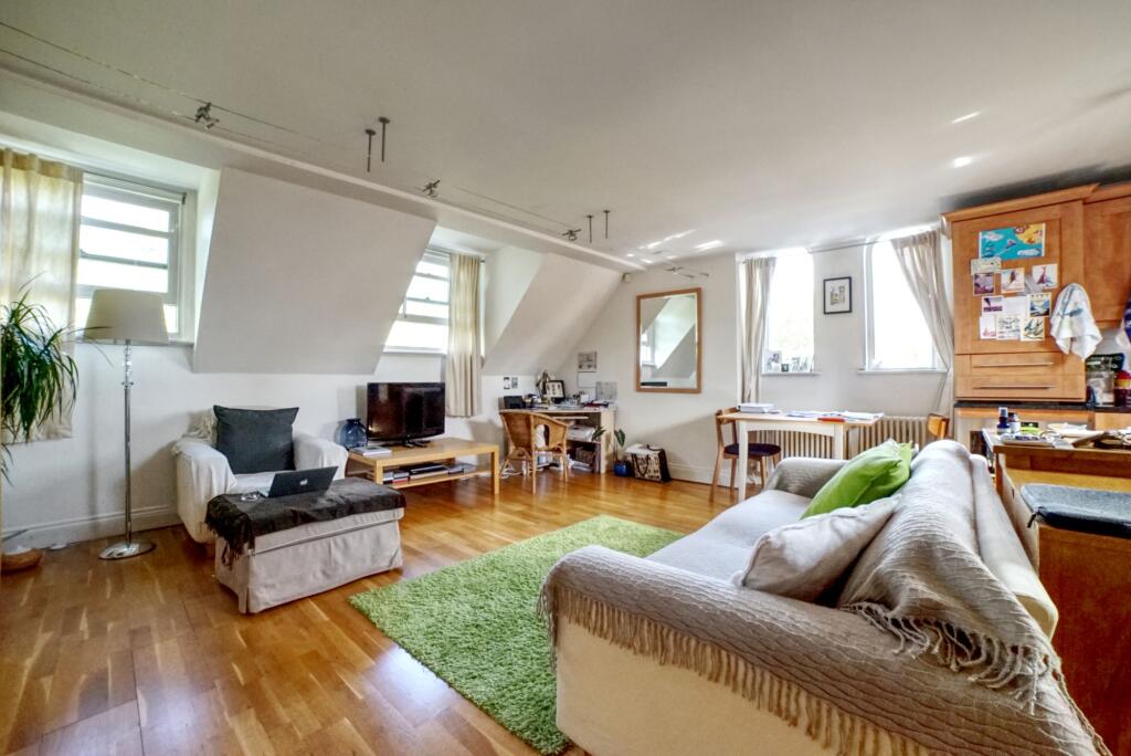 1 bed 1st Floor Flat for rent in Bermondsey. From Daniel Cobb - London Bridge