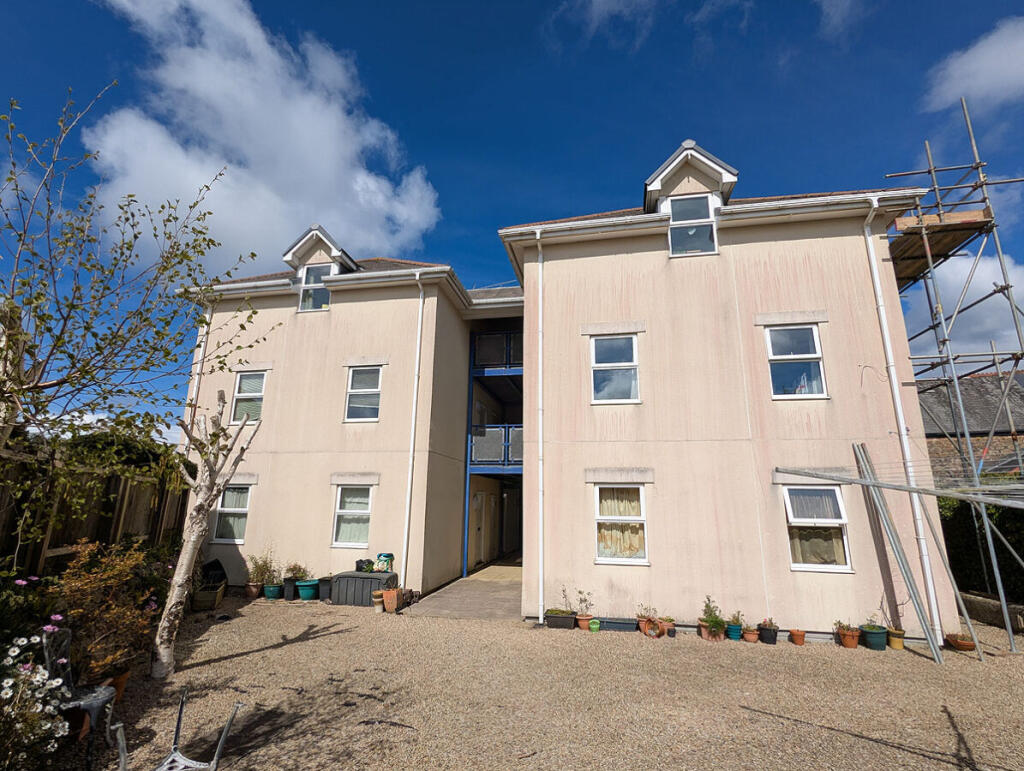 1 bed Apartment for rent in Camborne. From Real Estates - Redruth
