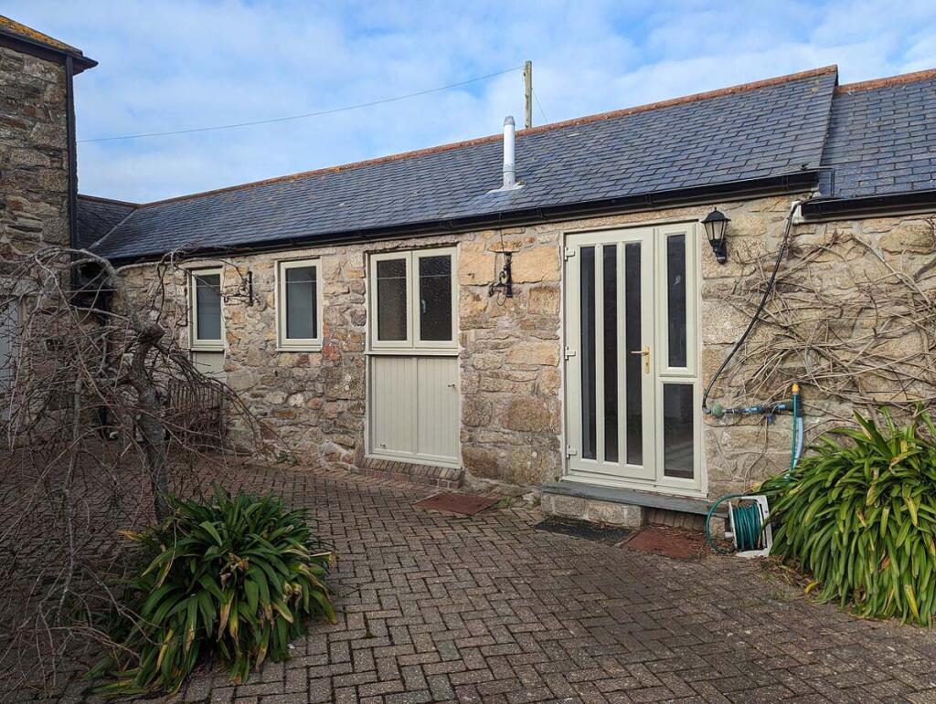2 bed Terraced bungalow for rent in Portreath. From Real Estates - Redruth
