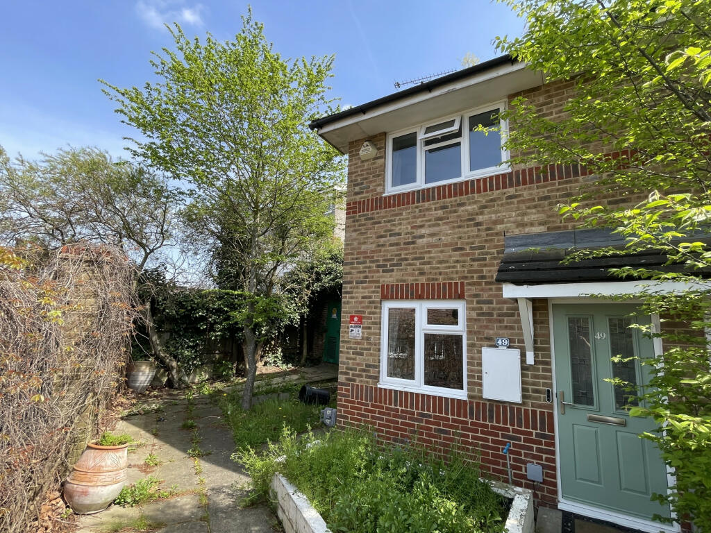 2 bed Semi-Detached House for rent in Deptford. From Truepenny's Property Consultants Dulwich