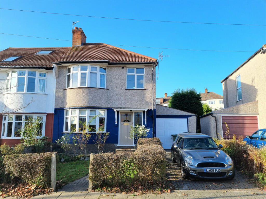 1 bed Semi-Detached House for rent in London. From Truepenny's Property Consultants Dulwich