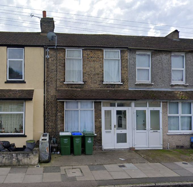 2 bed Mid Terraced House for rent in London. From Truepenny's Property Consultants Dulwich
