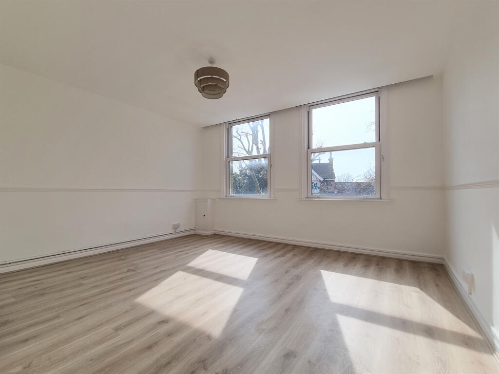 1 bed 1st Floor Flat for rent in Penge. From Truepenny's Property Consultants - Dulwich