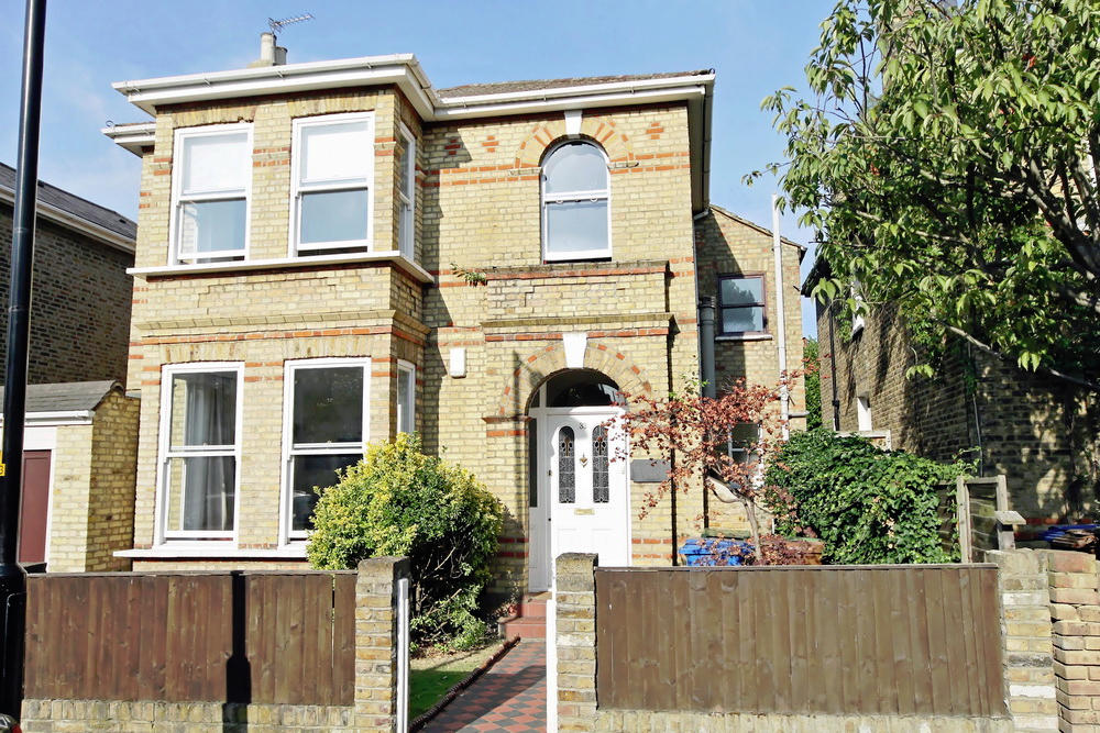 5 bed Detached for rent in London. From Truepenny's Property Consultants - Dulwich