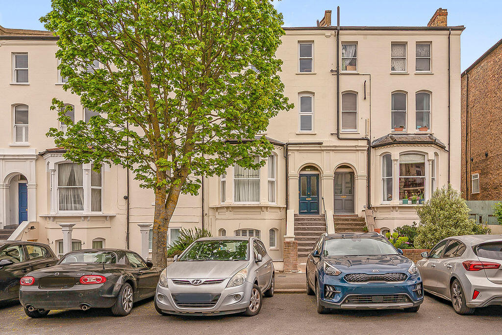 2 bed 1st Floor Flat for rent in Streatham. From Truepenny's Property Consultants - Dulwich