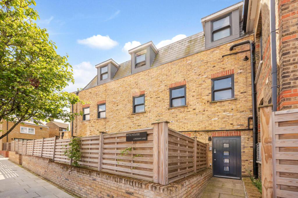 2 bed 1st Floor Flat for rent in Camberwell. From Truepenny's Property Consultants - Dulwich