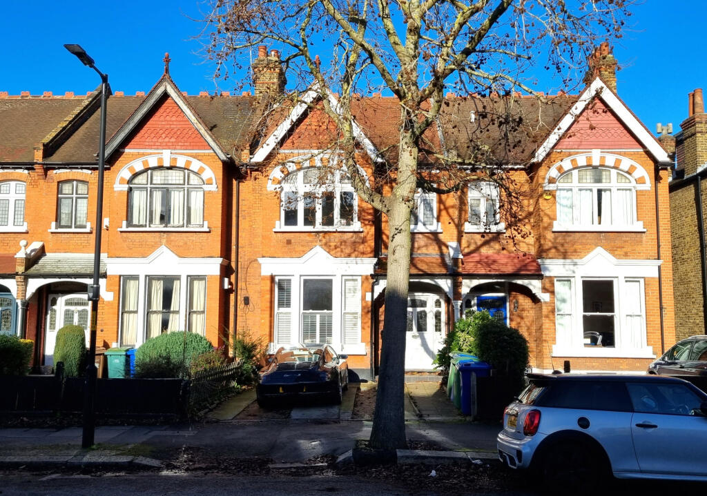2 bed 1st Floor Flat for rent in London. From Truepenny's Property Consultants - Dulwich