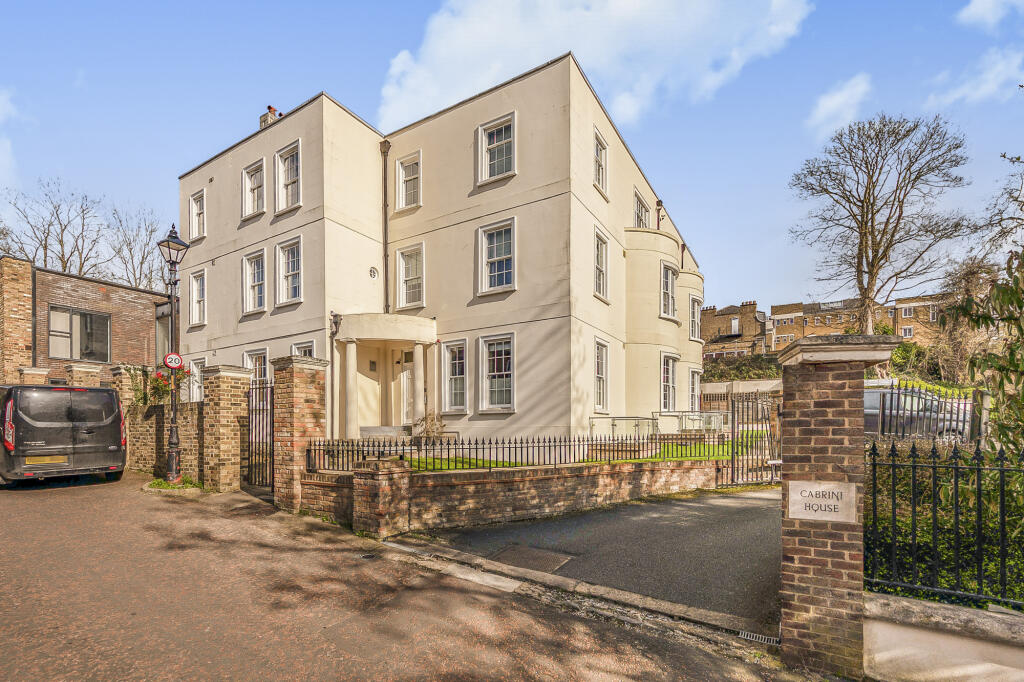2 bed 1st Floor Flat for rent in Catford. From Truepenny's Property Consultants - Dulwich