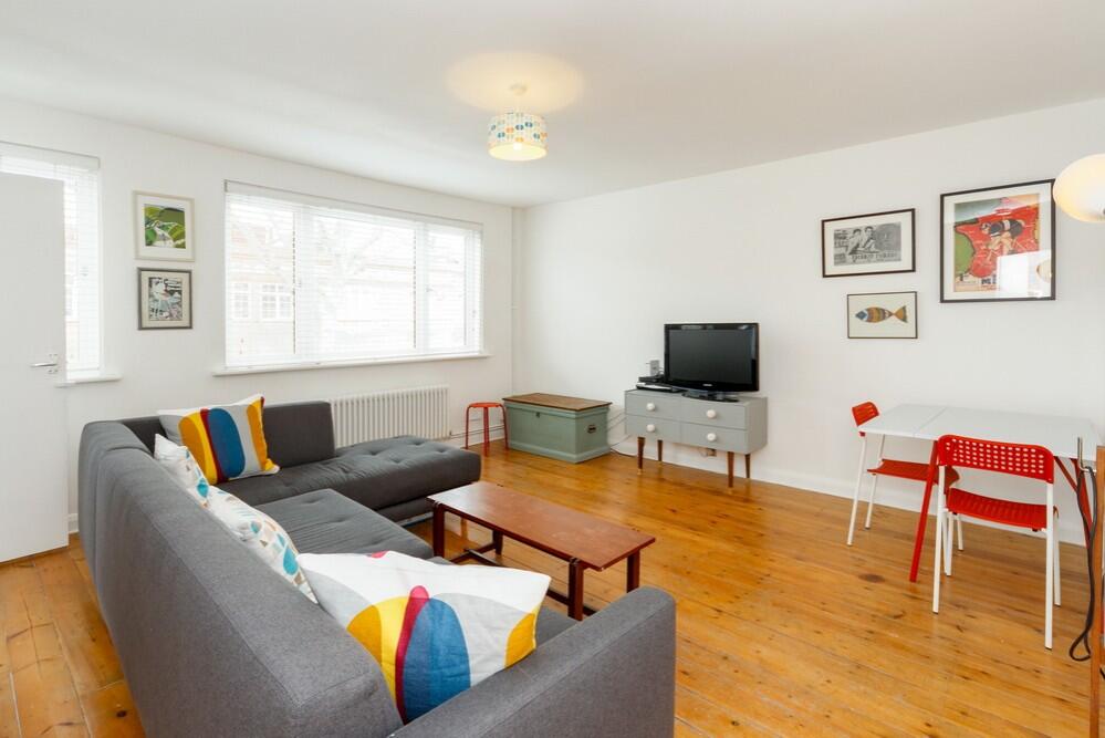 4 bed 1st Floor Flat for rent in Catford. From Truepenny's Property Consultants - Dulwich