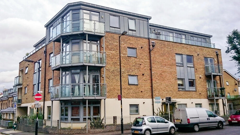 2 bed 1st Floor Flat for rent in Catford. From Truepenny's Property Consultants - Dulwich
