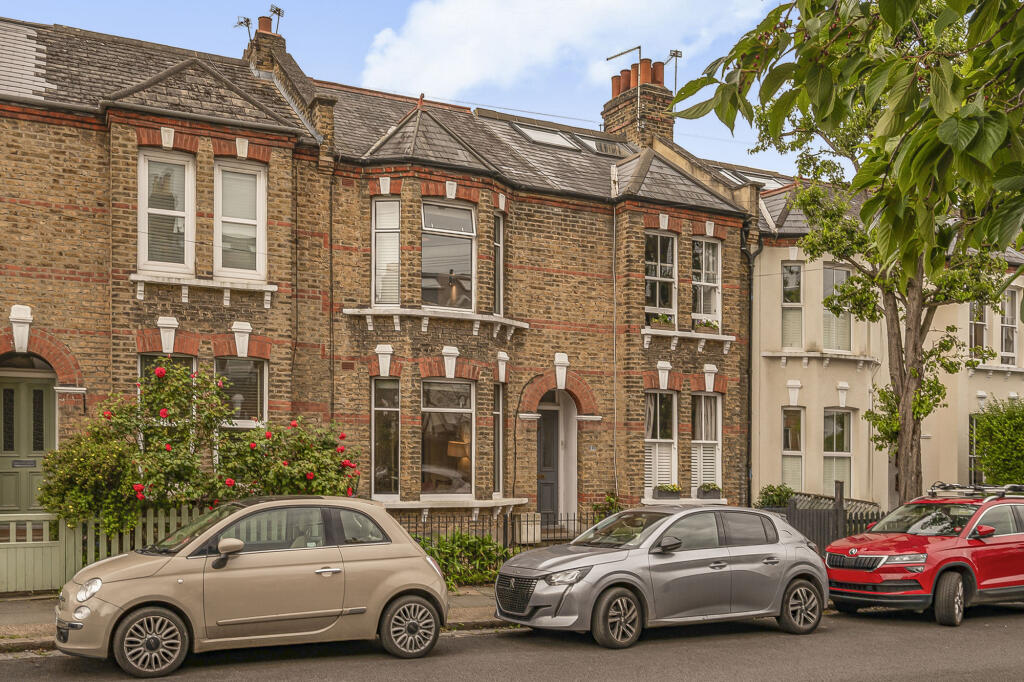 2 bed Mid Terraced House for rent in Camberwell. From Truepenny's Property Consultants - Dulwich