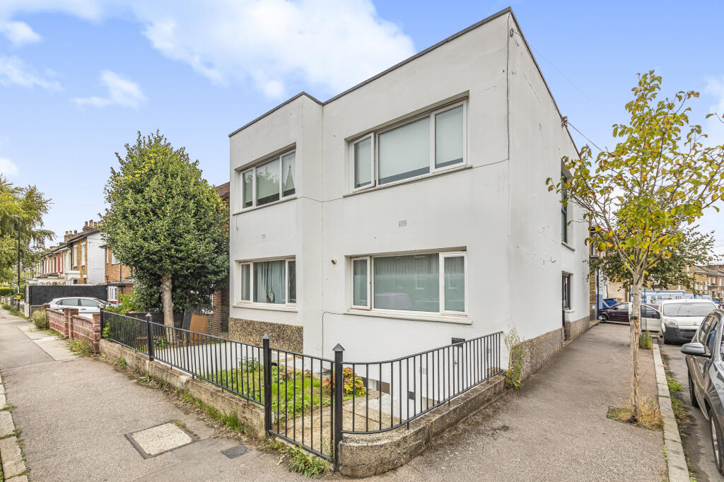 1 bed Apartment for rent in Lewisham. From Truepenny's Property Consultants - Dulwich