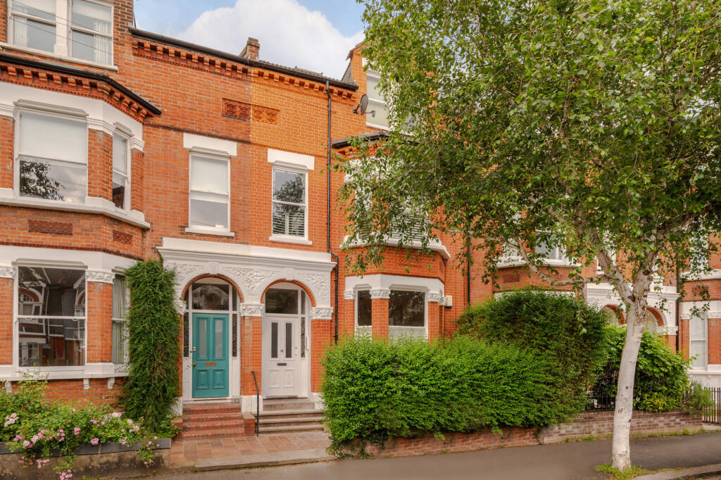 2 bed Apartment for rent in Camberwell. From Truepenny's Property Consultants - Dulwich 2 bed Apartment for rent in Camberwell. From Truepenny's Property Consultants - Dulwich