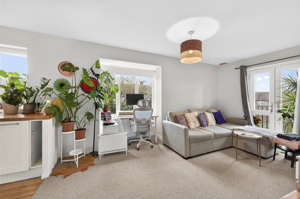 1 bed Apartment for rent in Catford. From Truepenny's Property Consultants - Dulwich