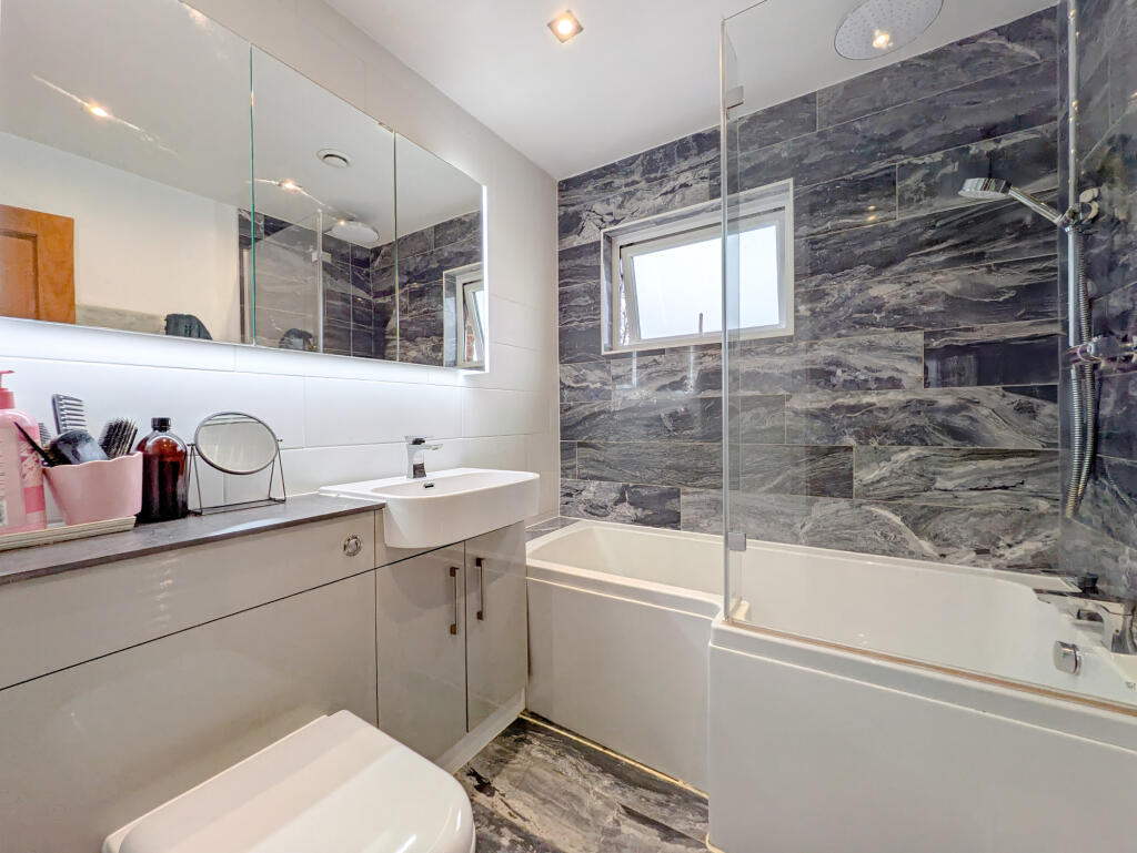 3 bed Detached for rent in London. From Truepenny's Property Consultants - Dulwich