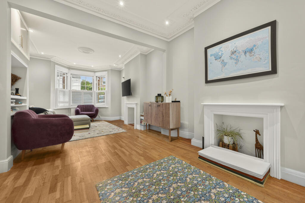 4 bed Detached for rent in London. From Truepenny's Property Consultants - Dulwich