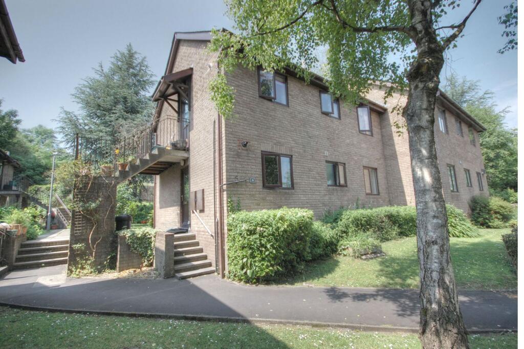 2 bed 1st Floor Flat for rent in Cowbridge. From Herbert R Thomas - Cowbridge