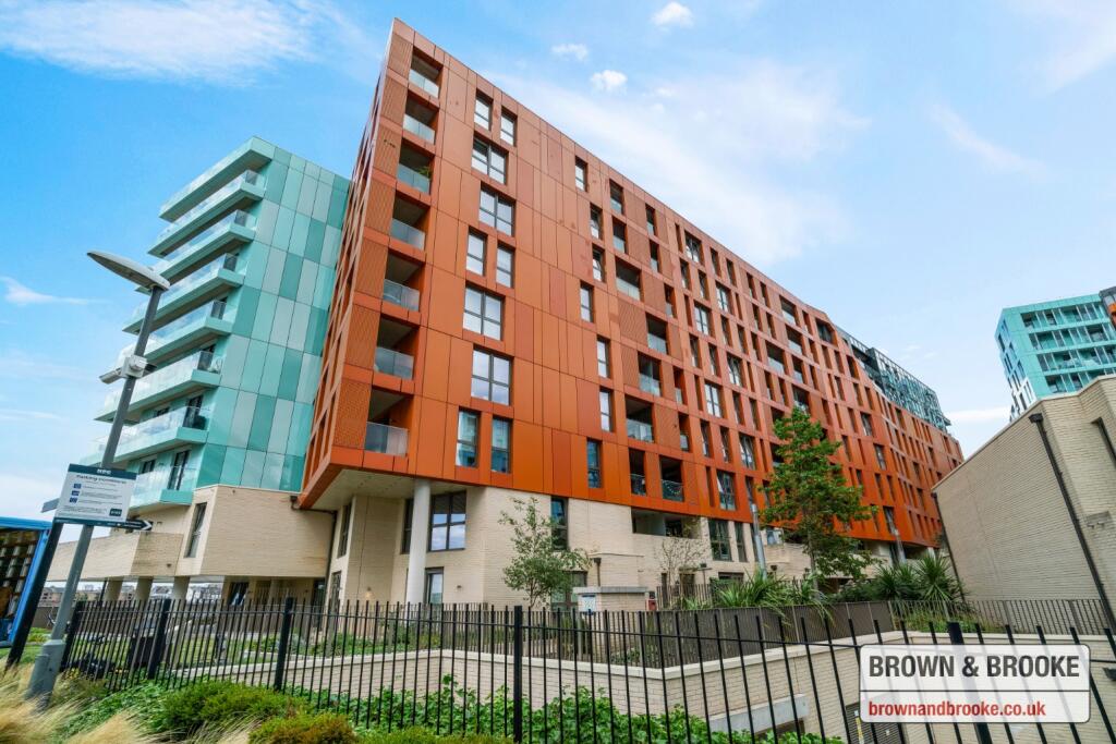 3 bed Apartment for rent in Greenwich. From Brown & Brooke - Blackheath 3 bed Apartment for rent in Greenwich. From Brown & Brooke - Blackheath