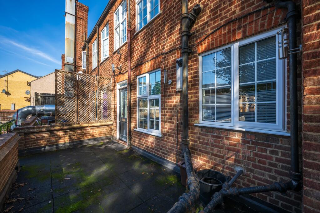 3 bed 1st Floor Flat for rent in Sidcup. From Brown & Brooke - Blackheath 3 bed 1st Floor Flat for rent in Sidcup. From Brown & Brooke - Blackheath