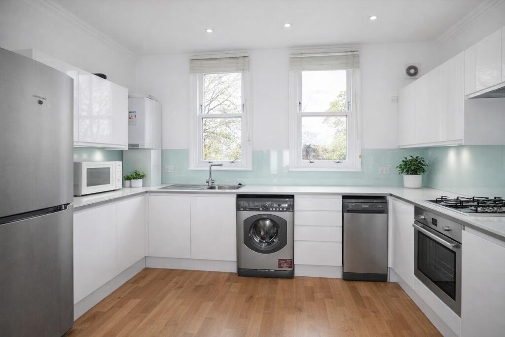 3 bed 1st Floor Flat for rent in Camden Town. From Rochester Place Camden 3 bed 1st Floor Flat for rent in Camden Town. From Rochester Place Camden
