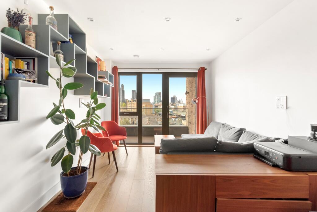 2 bed 1st Floor Flat for rent in Stepney. From Rochester Place Camden