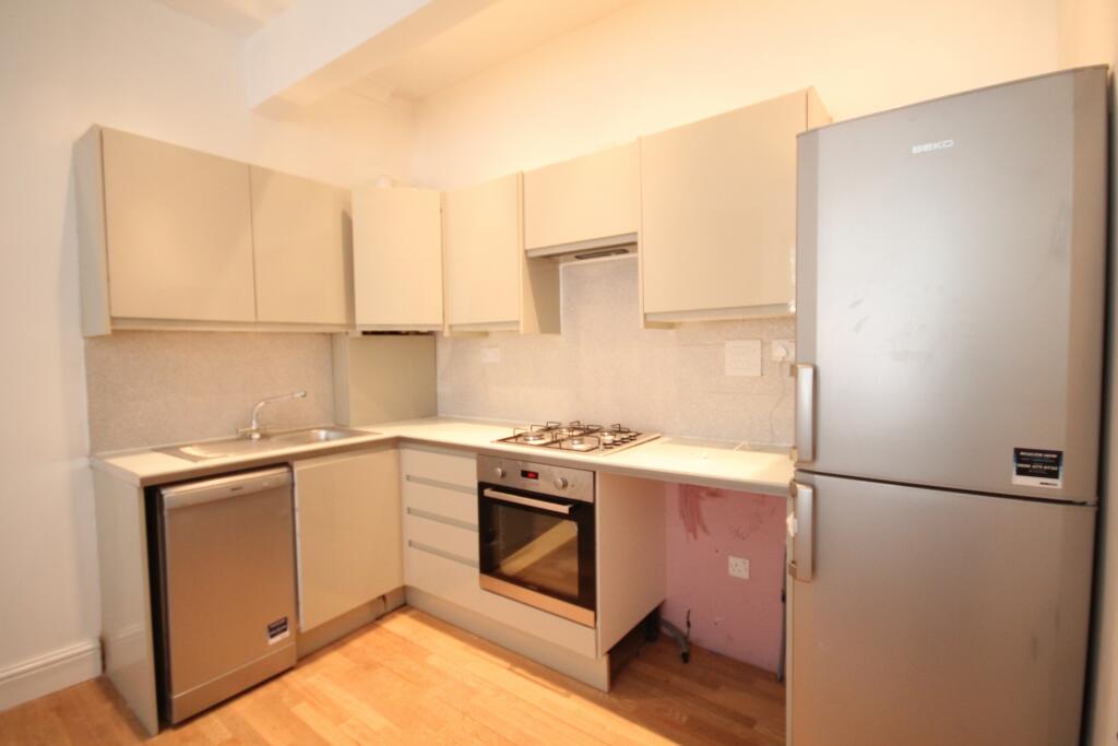 3 bed 1st Floor Flat for rent in Tottenham. From Rochester Place Camden