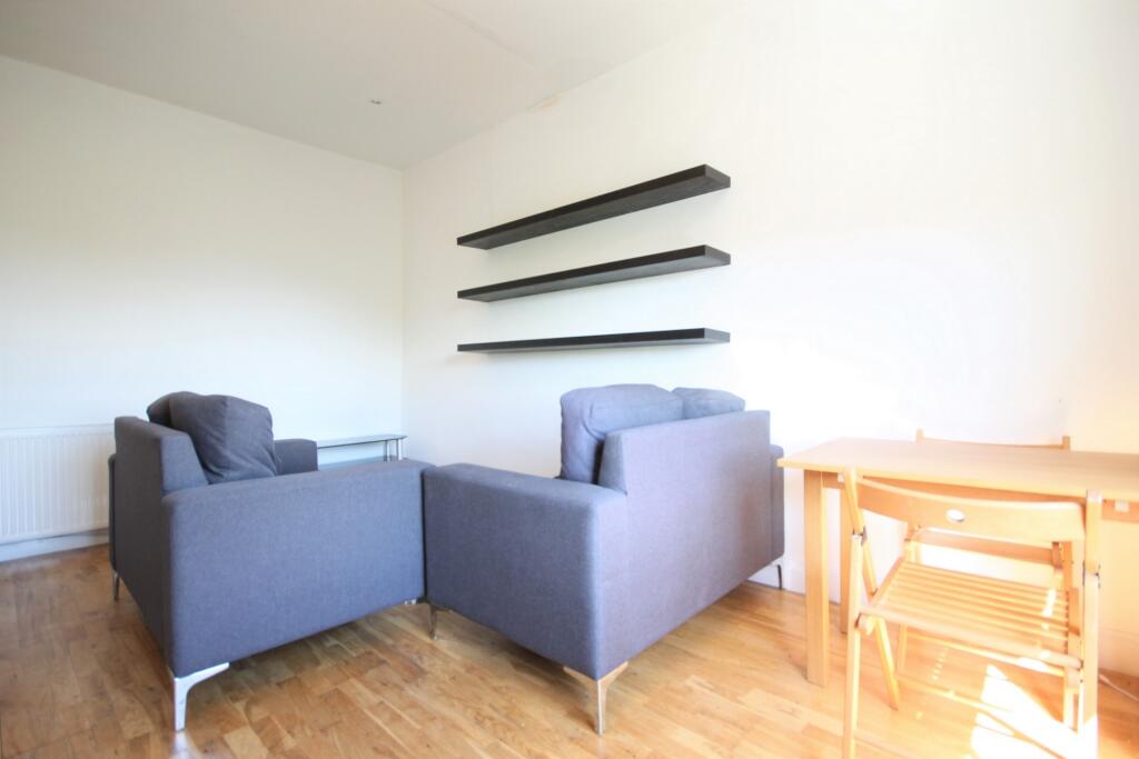 2 bed 1st Floor Flat for rent in Camden Town. From Rochester Place Camden