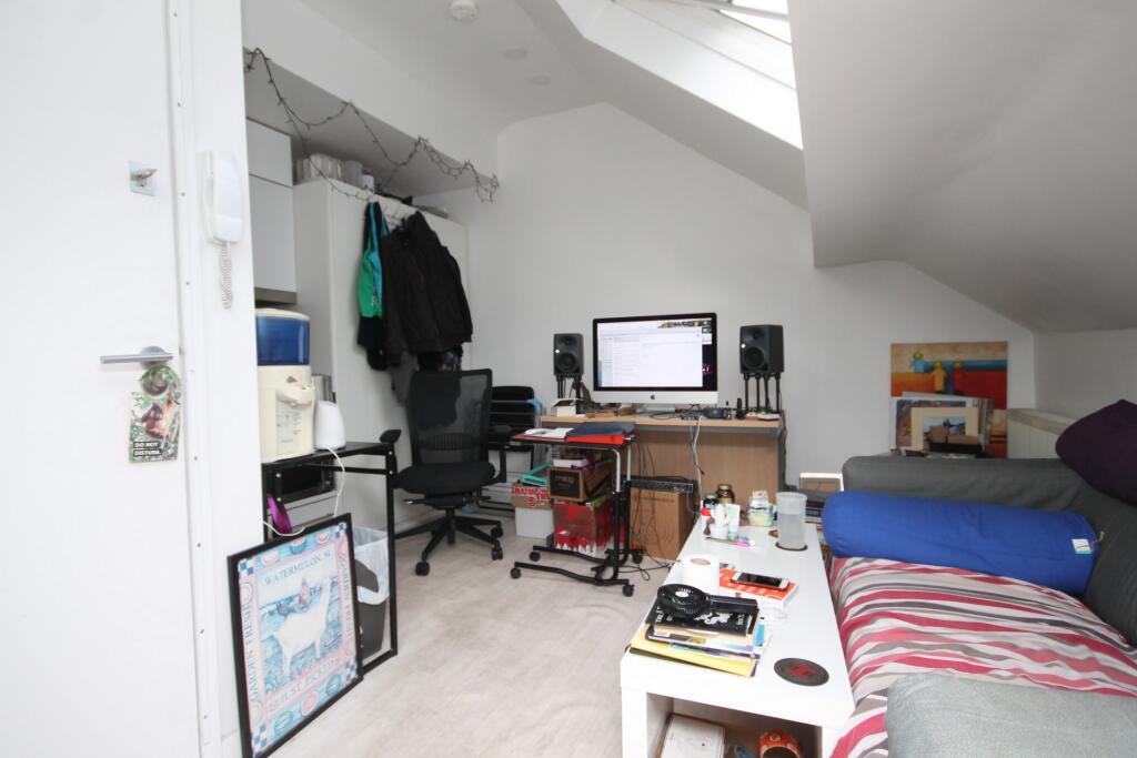 0 bed 1st Floor Flat for rent in Finchley. From Rochester Place Camden