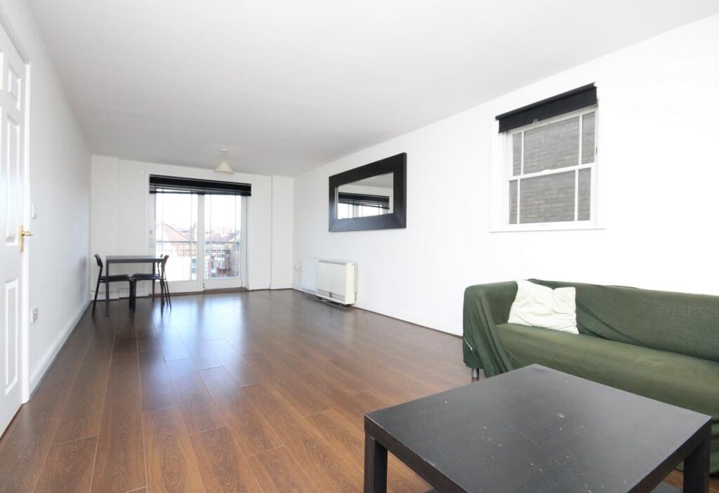 2 bed 1st Floor Flat for rent in Wood Green. From Rochester Place Camden