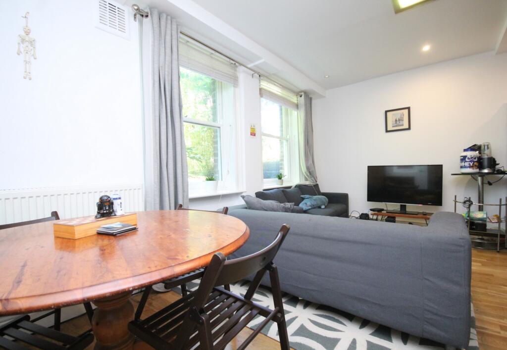 3 bed 1st Floor Flat for rent in Islington. From Rochester Place Camden