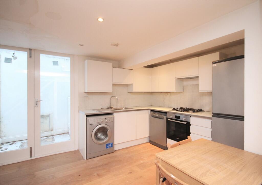 2 bed 1st Floor Flat for rent in Camden Town. From Rochester Place Camden