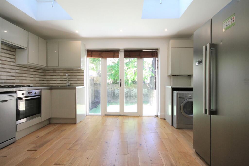 4 bed Detached for rent in Camden Town. From Rochester Place Camden