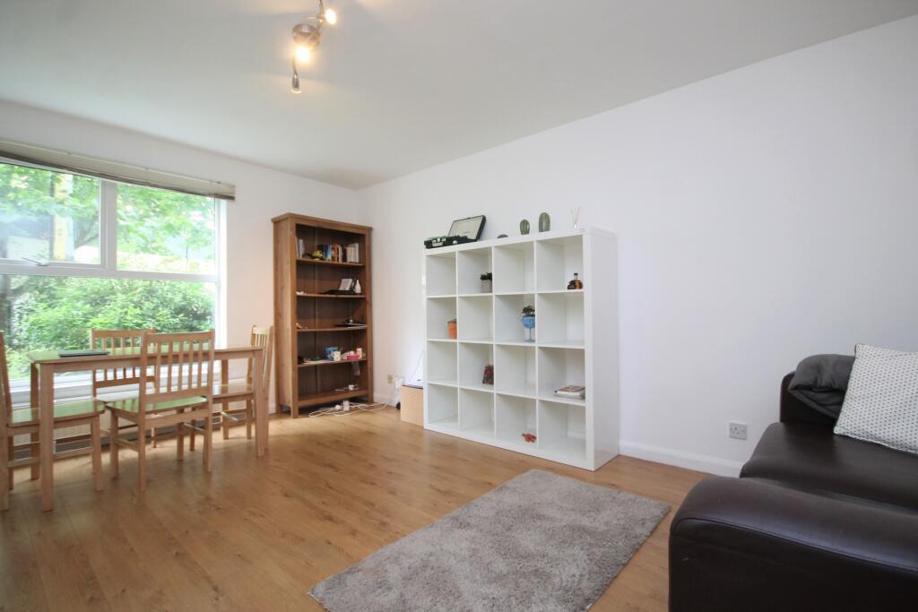 2 bed 1st Floor Flat for rent in Camden Town. From Rochester Place Camden