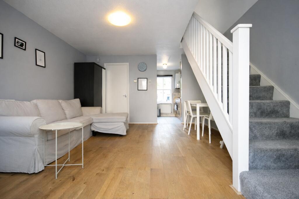2 bed Detached for rent in Camden Town. From Rochester Place Camden