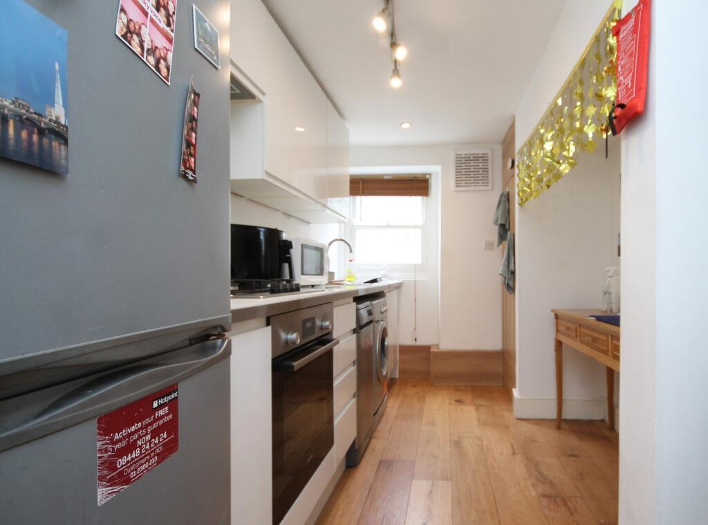 5 bed 1st Floor Flat for rent in Camden Town. From Rochester Place Camden