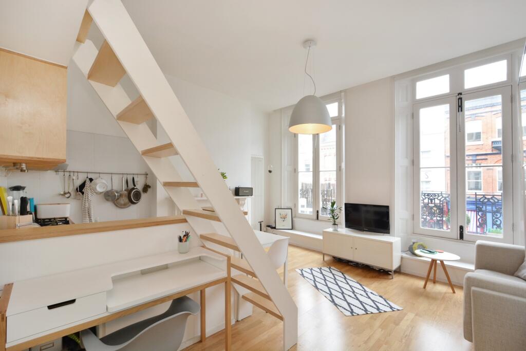 1 bed 1st Floor Flat for rent in Camden Town. From Rochester Place Camden