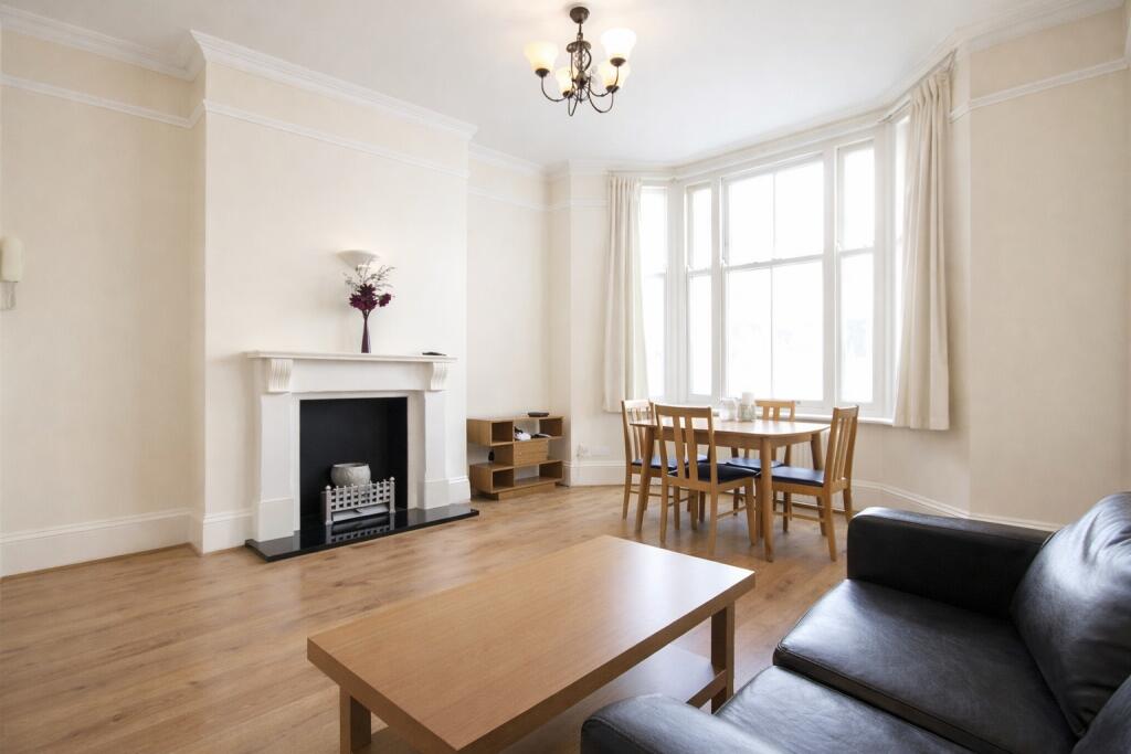 2 bed 1st Floor Flat for rent in Camden Town. From Rochester Place Camden
