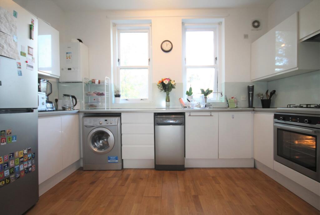 3 bed 1st Floor Flat for rent in Camden Town. From Rochester Place Camden