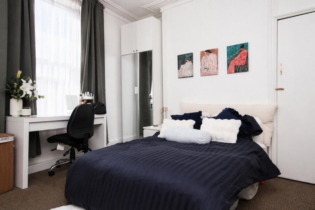 4 bed 1st Floor Flat for rent in Camden Town. From Rochester Place Camden 4 bed 1st Floor Flat for rent in Camden Town. From Rochester Place Camden