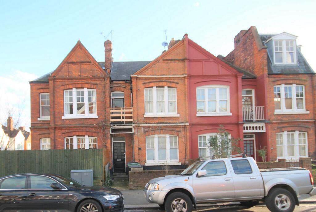 1 bed 1st Floor Flat for rent in Hornsey. From Rochester Place Camden
