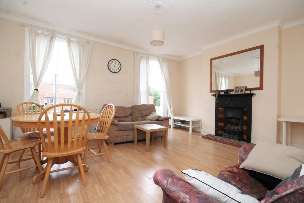 2 bed 1st Floor Flat for rent in Camden Town. From Rochester Place Camden