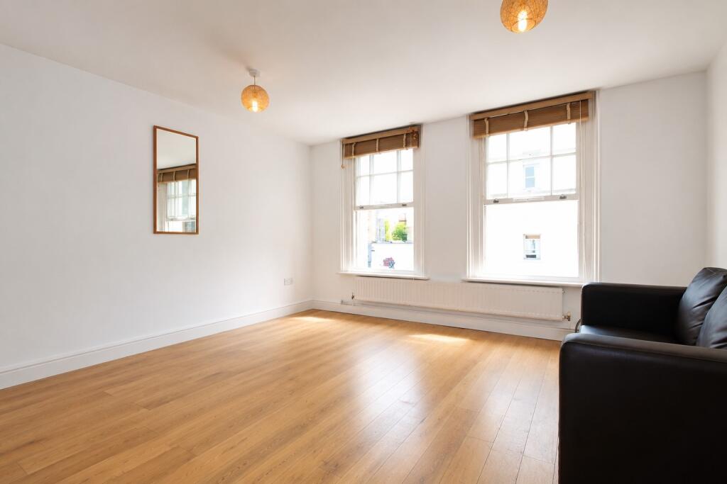 3 bed 1st Floor Flat for rent in Camden Town. From Rochester Place Camden