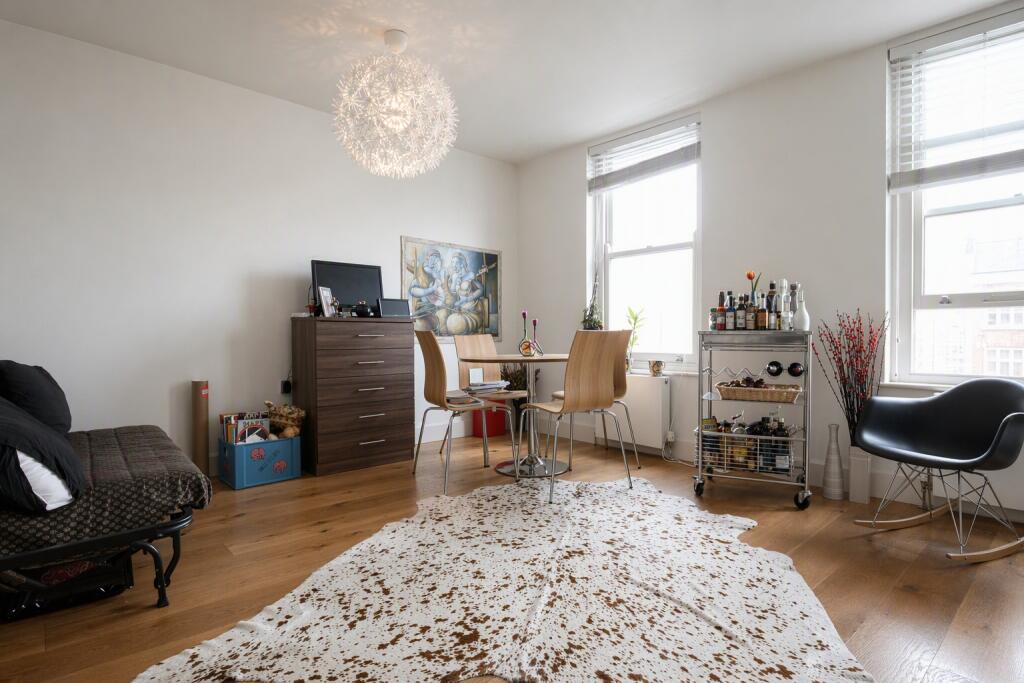 1 bed 1st Floor Flat for rent in Camden Town. From Rochester Place Camden