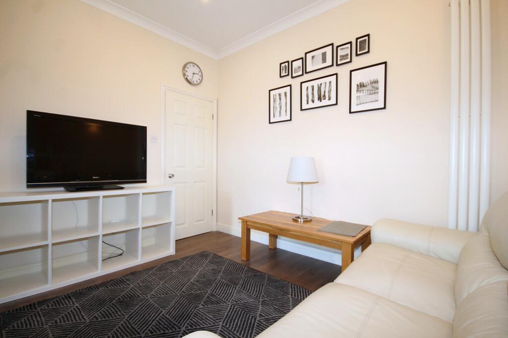 2 bed 1st Floor Flat for rent in Camden Town. From Rochester Place Camden