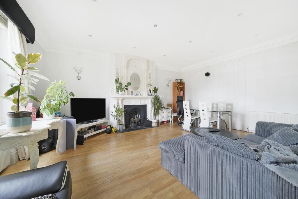 2 bed 1st Floor Flat for rent in Islington. From Rochester Place Camden 2 bed 1st Floor Flat for rent in Islington. From Rochester Place Camden