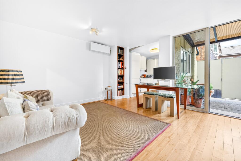 1 bed Detached for rent in Camden Town. From Rochester Place Camden