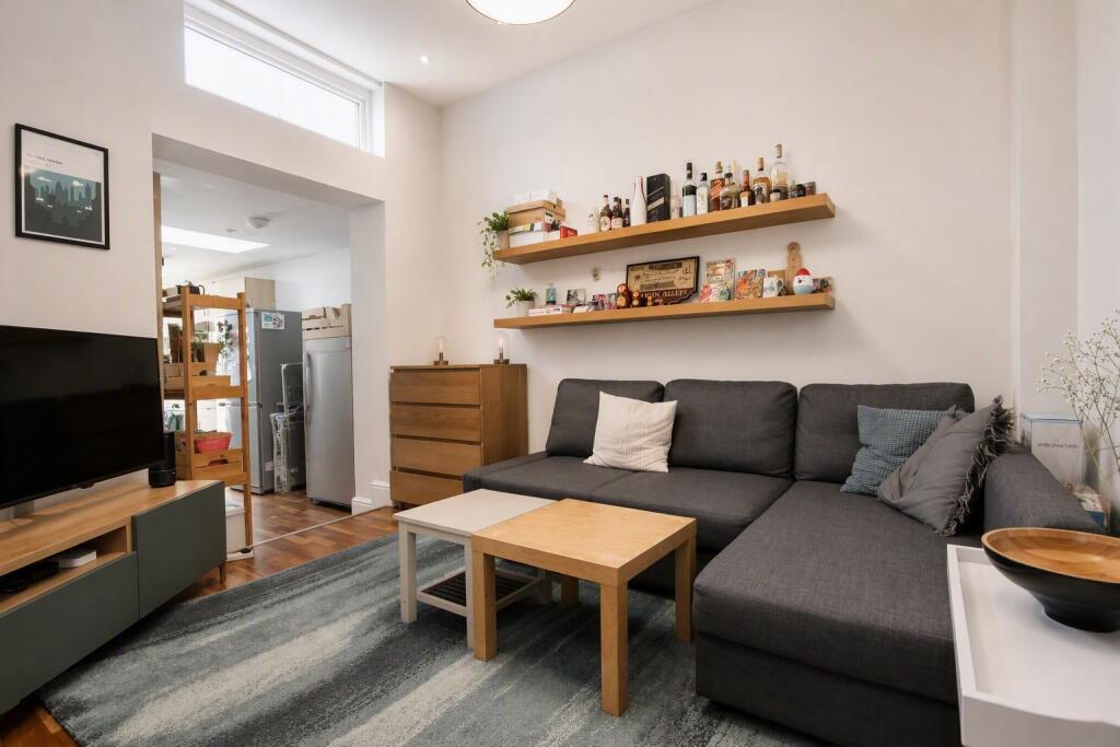 2 bed 1st Floor Flat for rent in Hornsey. From Rochester Place Camden